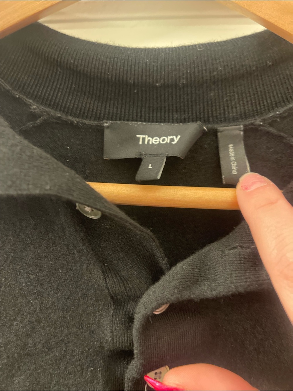 *flawed* Theory Black quarter sleeve Henley sweater - shrunk from size L to M - Picture 3 of 4